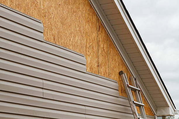 Professional Siding Repair technician working in Unionville, CT